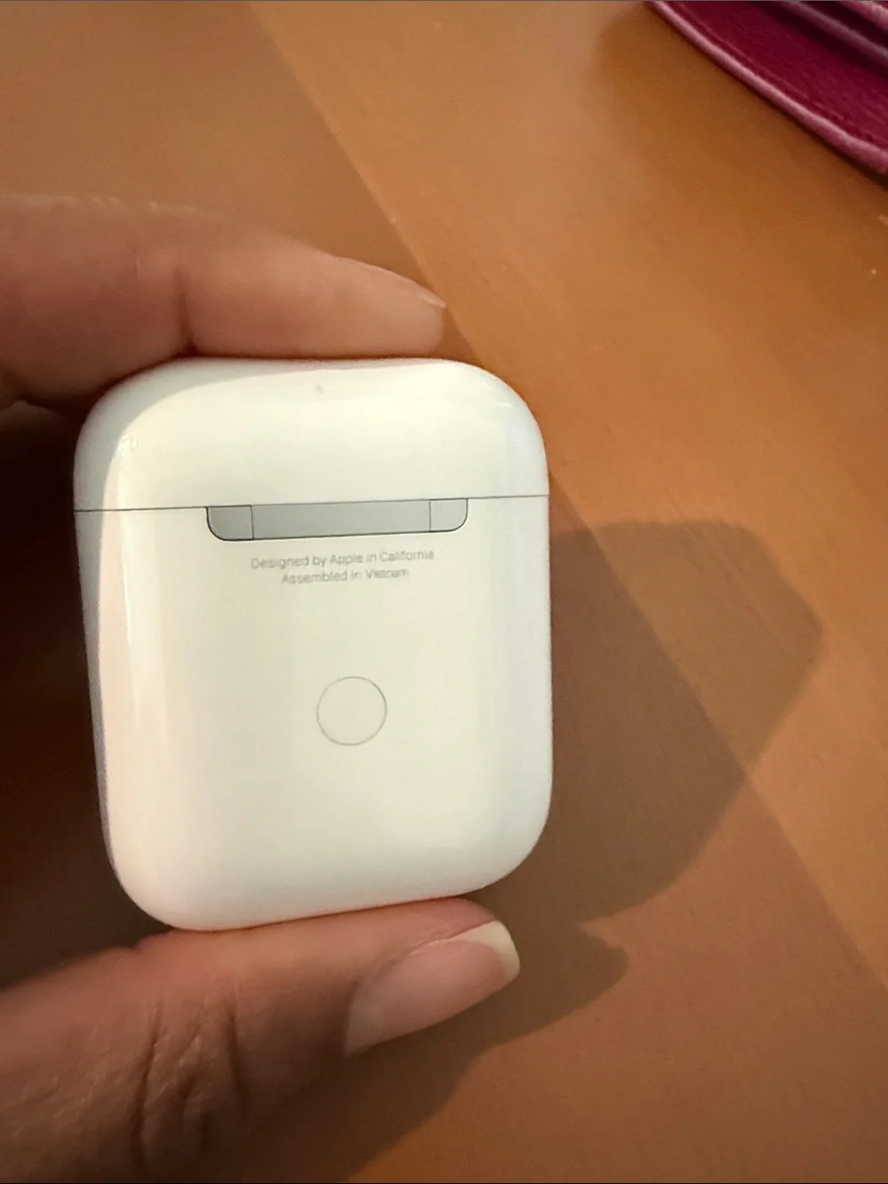 Apple White Wireless Earbuds Charging Case